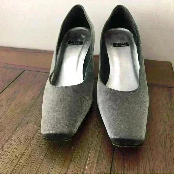 Womens Stuart Weitzman Heels size 7 Vintage - Picture 2 of 10
